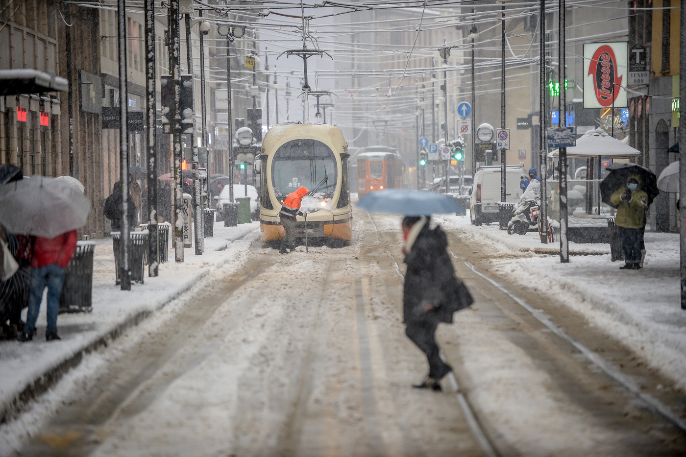 Maltempo, su autostrade 800 mezzi e 1200 persone al lavoro per la neve