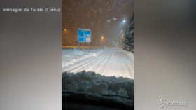Forte nevicata in Lombardia, Milano si è svegliata sotto una spessa coltre bianca