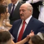 Bielorussia: Lukashenko al ballo di Capodanno nonostante il Covid