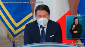 Vaccino, Conte: “Io lo farei subito, ma cercherò di rispettare le priorità”