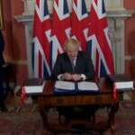 Uk: Johnson firma l’accordo commerciale post Brexit