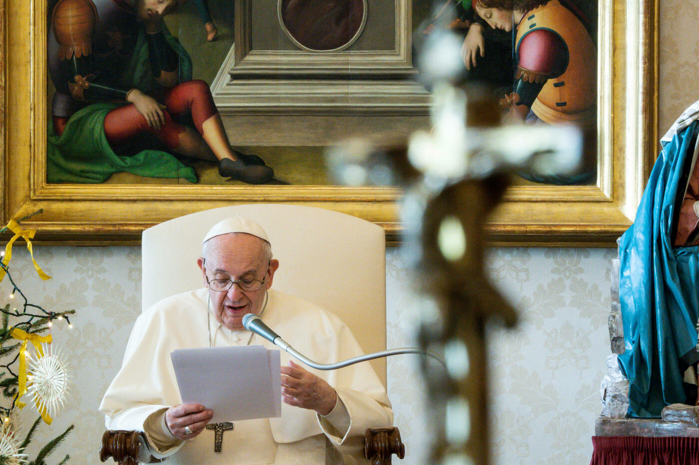 Il Papa ha la sciatalgia, niente messa e Te Deum