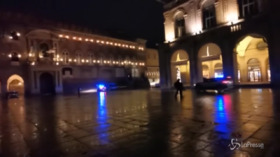 Capodanno a Bologna: in piazza Maggiore solo le auto della polizia