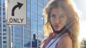 Elisabetta Canalis, benvenuto sexy al 2021