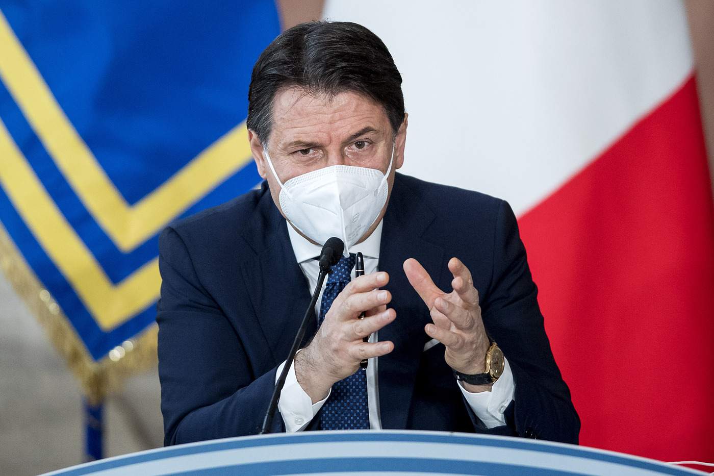 Governo, Conte sfida Renzi: Rimpasto e verifica alla Camera