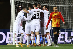 Il Milan vince a Benevento con Kessié e Leao