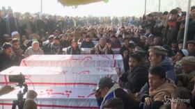 Pakistan, sciiti protestano contro uccisione minatori da parte dell’Isis