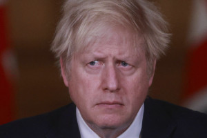 Covid, la conferenza stampa di Boris Johnson sulle nuove restrizioni in Gran Bretagna