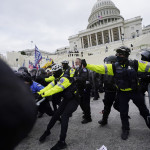 Usa, congresso riunito per ratificare vittoria Biden: proteste davanti a Capitol Hill