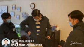 Hong Kong, decine di attivisti pro-democrazia arrestati: la polizia a casa di Lam Cheuk-ting