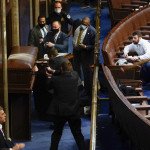 I fan di Trump fanno irruzione a Capitol Hill: Congresso sospende proclamazione Biden