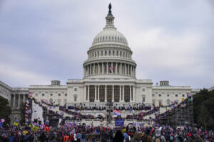 Washington, Donald Trump supporters burst into the Capitol