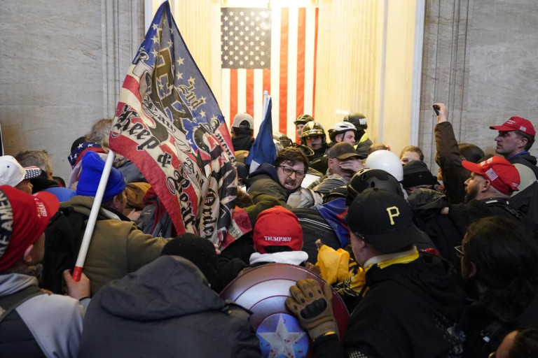 Irruzione a Capitol Hill dei manifestanti a favore di Trump