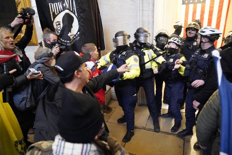 Irruzione a Capitol Hill dei manifestanti a favore di Trump