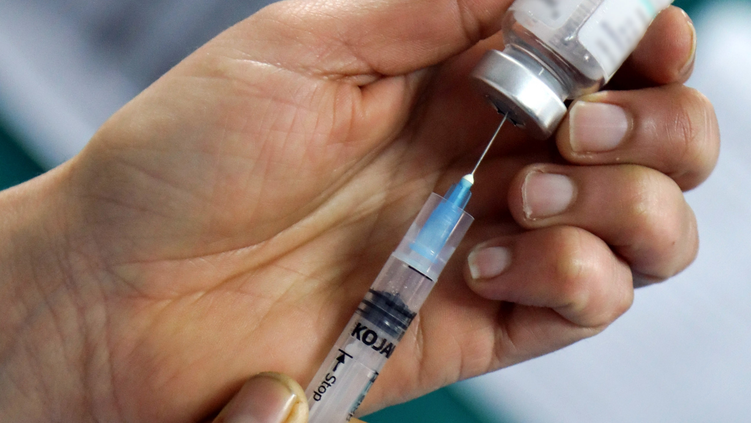 Coronavirus, luce verde Ema al vaccino Moderna