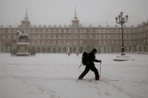 Maltempo in Spagna, Madrid sommersa da neve e ghiaccio