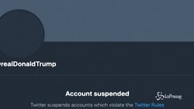 Usa, Twitter blocca account di Trump