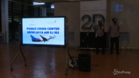 Indonesia, scompare dai radar aereo con 62 a bordo