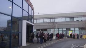 Covid: variante britannica in Francia, test di massa in un comune vicino a Parigi
