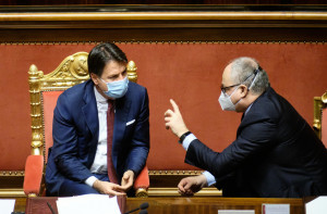 Senato - informativa del Presidente del Consiglio su Consiglio Europeo e MES