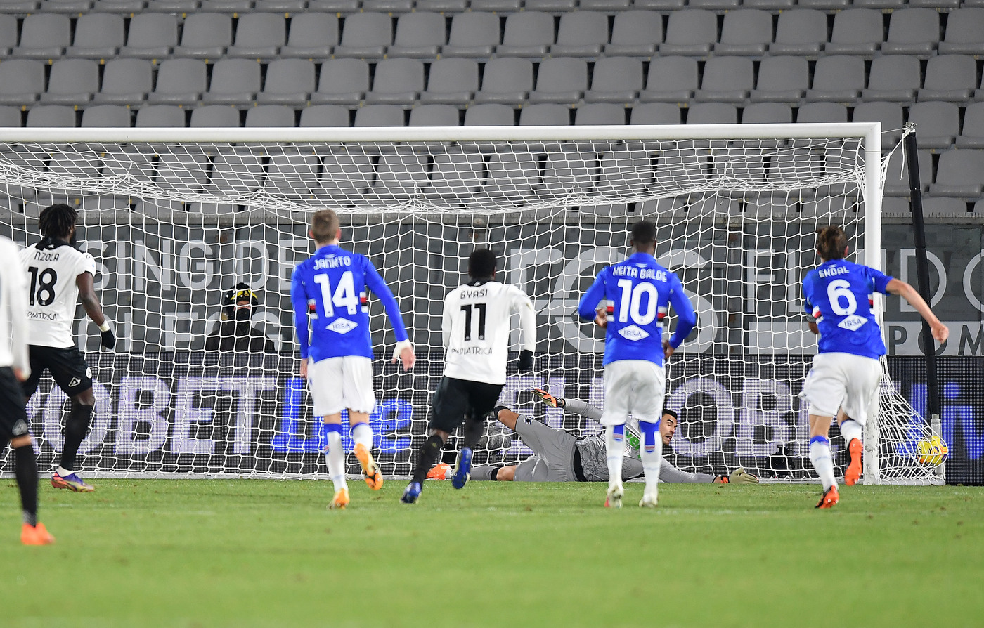 Serie A, lo Spezia non si ferma: 2-1 alla Samp nel derby ligure