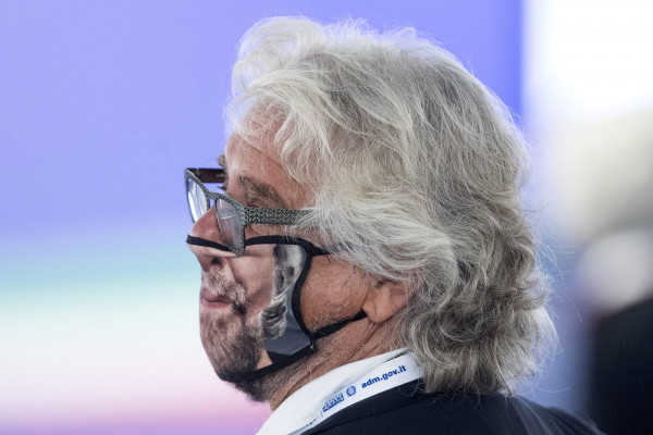 Giuseppe Conte e Beppe Grillo alla presentazione del Libro Blu 2019