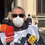 Whirlpool, gli operai a Conte: “Non è questo il momento di far cadere il Governo”