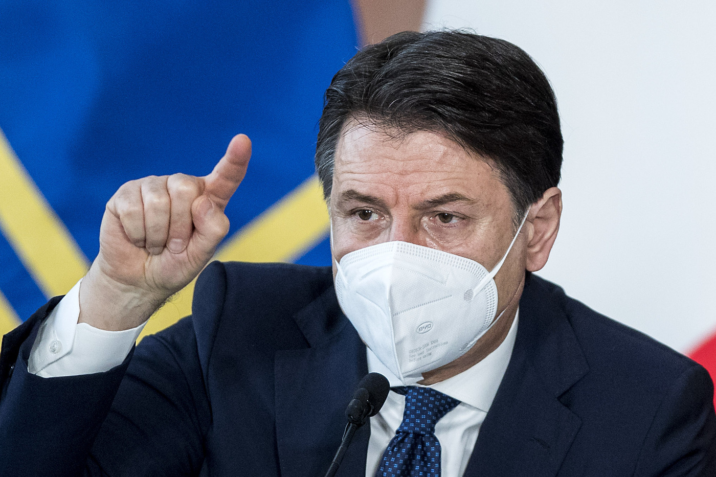 Governo, Conte tenta patto ma incassa lo schiaffo di Renzi: una crisi in questo momento è “incomprensibile”