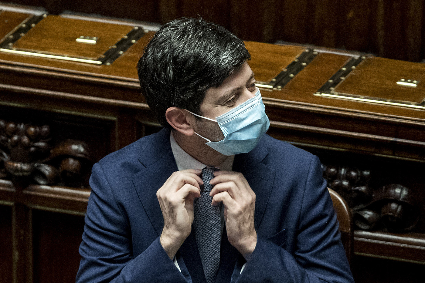 Speranza: “Anticipare restrizioni per evitare ondata”. Governatori preoccupati da possibile divieto di asporto Speranza: “Anticipare restrizioni per evitare ondata”. Governatori preoccupati da possibile divieto di asporto