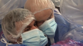 Covid, Roma: “la stanza degli abbracci” dell’Ospedale dei Castelli
