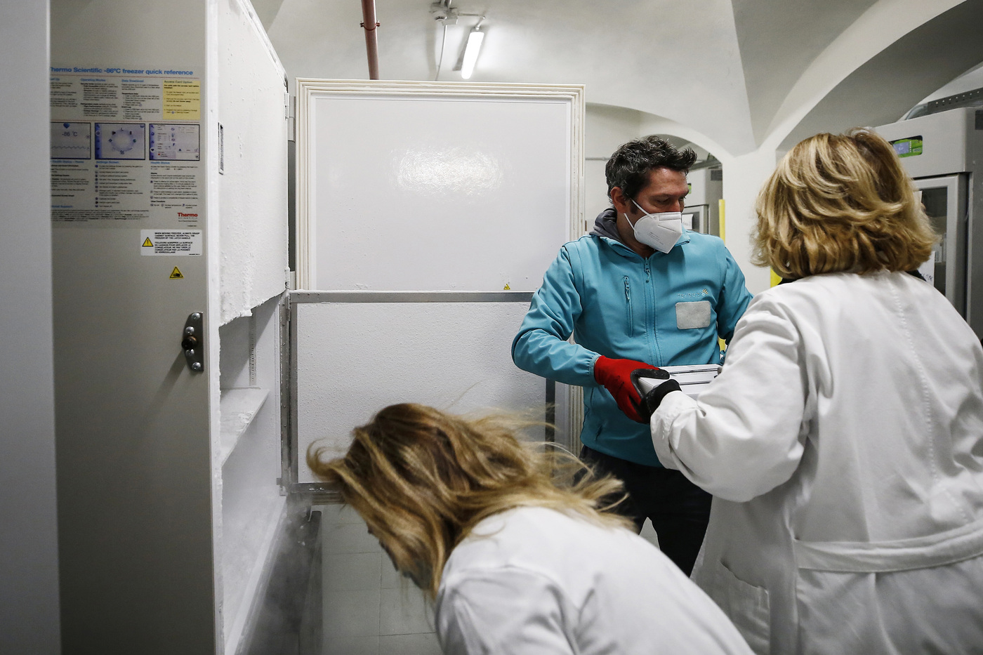 Vaccini, la Germania avverte: Pfizer ritarderà per 3-4 settimane la consegna delle dosi Vaccini, la Germania avverte: Pfizer ritarderà per 3-4 settimane la consegna delle dosi