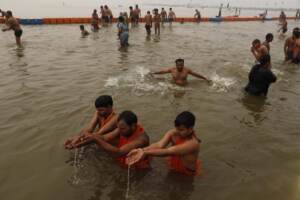 Hundreds of Hindus gathered on the banks of river Ganges