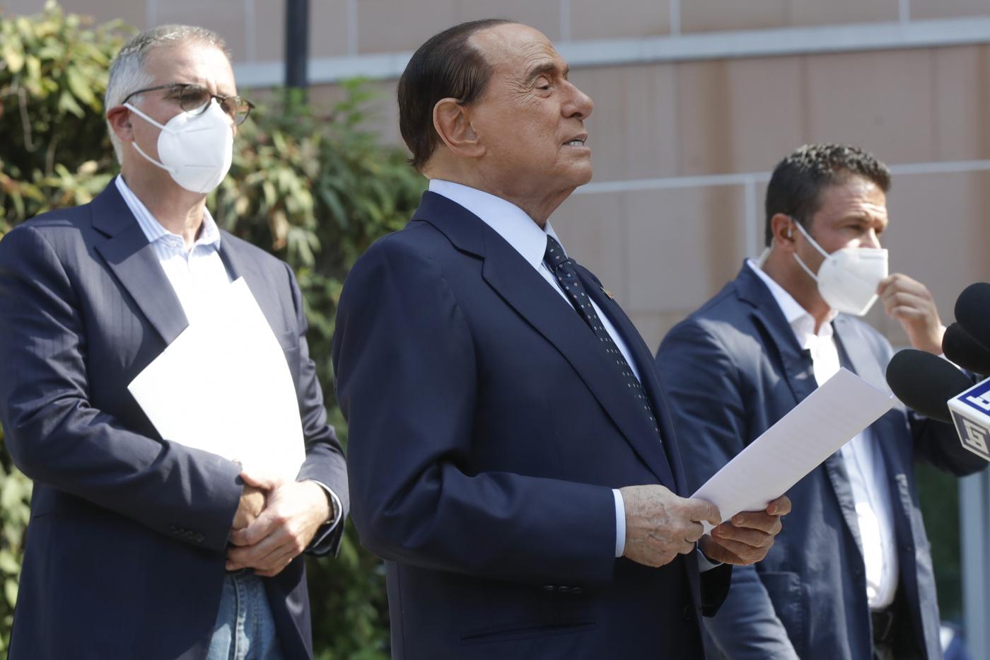 Silvio Berlusconi dimesso dall’ospedale di Monaco