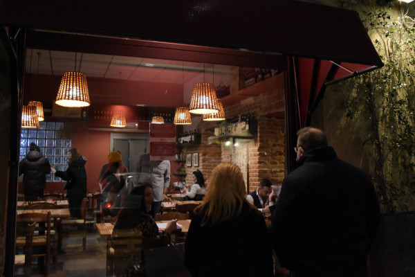 Protesta dei ristoratori: a Milano un ristorante è aperto nonostante il divieto