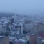 Istanbul, la neve ricopre i tetti della città