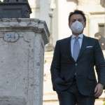 Conte pronto alla sfida: in Aula per liberarsi di Renzi