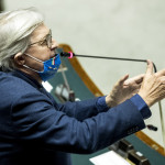 Governo, Sgarbi: “Conte non ha più maggioranza, lunedì il governo cade”