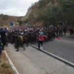 Guatemala, migliaia di migranti cercano di entrare nel Paese: scontri con le forze dell’ordine