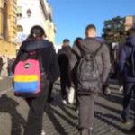 Scuole, gli studenti tornano sui banchi al Liceo Cavour di Roma: “E’ un passo avanti ma non basta”