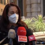 Crisi governo, Taverna: “M5S compatto con Giuseppe Conte, è il momento di essere costruttori”