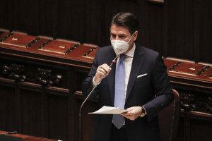 Il premier Giuseppe Conte pronuncia il suo discorso alla Camera