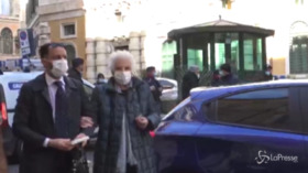 Crisi Governo, Liliana Segre arriva al Senato: “Deciderò cosa votare in Aula”