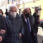 Crisi Governo, Segre ironizza con i giornalisti: “Andate a trovare le vostre nonne”