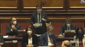 Conte al Senato: “A rischio futuro nostri figli, non si può intervenire con crisi di governo”