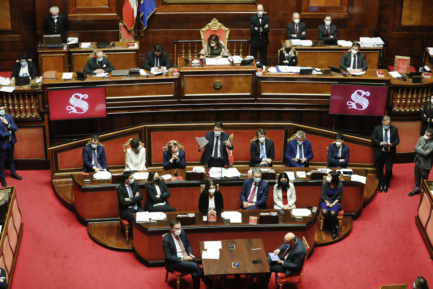 Governo, Conte incassa la fiducia Senato: 156 sì. Meloni e Salvini chiedono un incontro al Colle