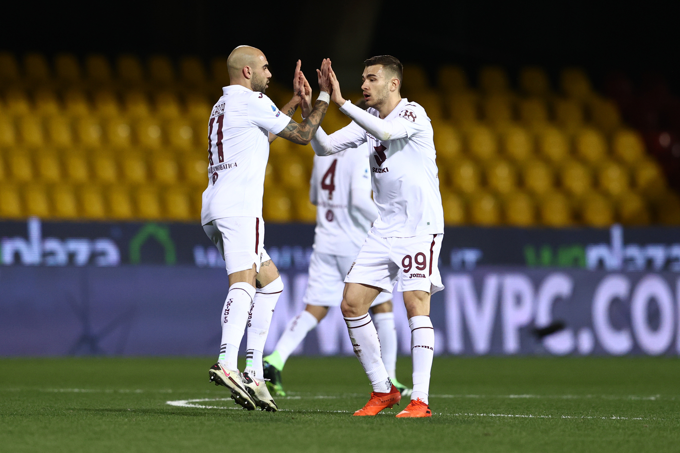 Calcio, Serie A: la doppietta di Zaza regala al Toro il pareggio in extremis col Benevento