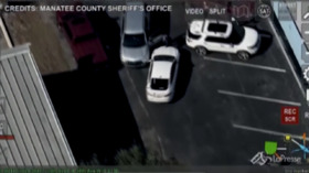 Florida, donna ruba auto e investe vice sceriffo