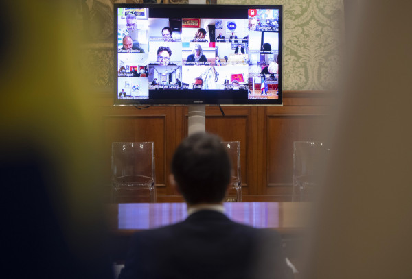 Whirlpool Napoli, Giuseppe Conte in videoconferenza con i sindacati