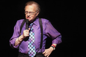 Larry King ricoverato in ospedale dopo aver subito un altro attacco di cuore