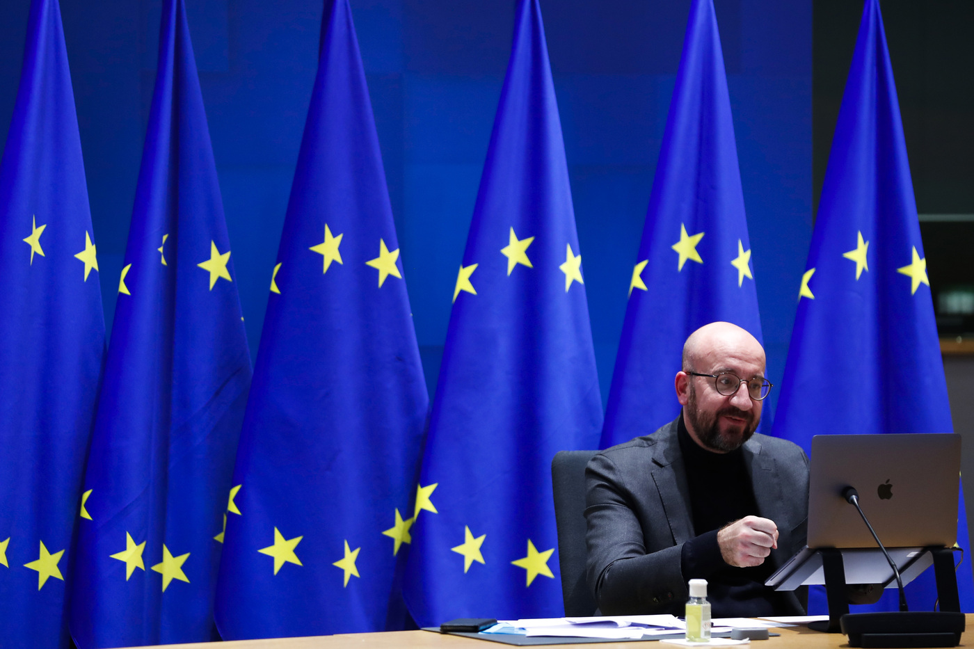 Vaccini, Ue farà rispettare i contratti con Pfizer Vaccini, Ue farà rispettare i contratti con Pfizer